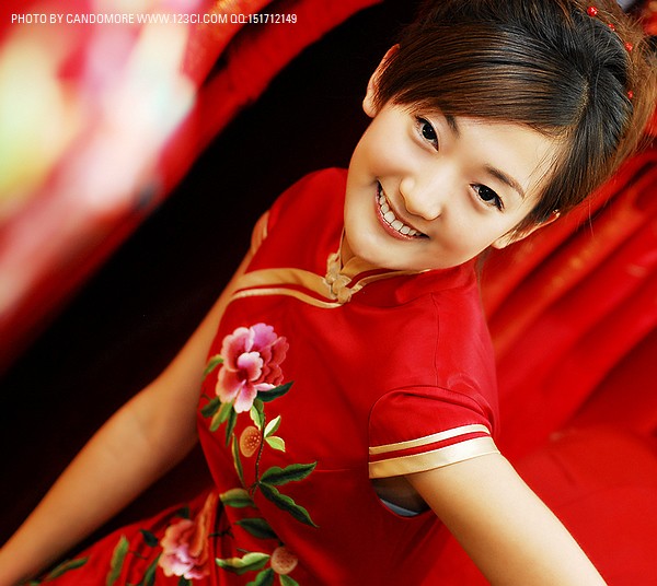 旗袍廣告攝影,濟(jì)南服裝攝影,服裝產(chǎn)品拍攝