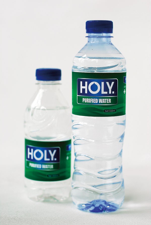 豪利生物 HOLY 590ML飲用純凈水外包裝效果圖